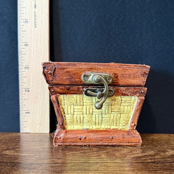 Small Trinket Box - Picture 2 of 13